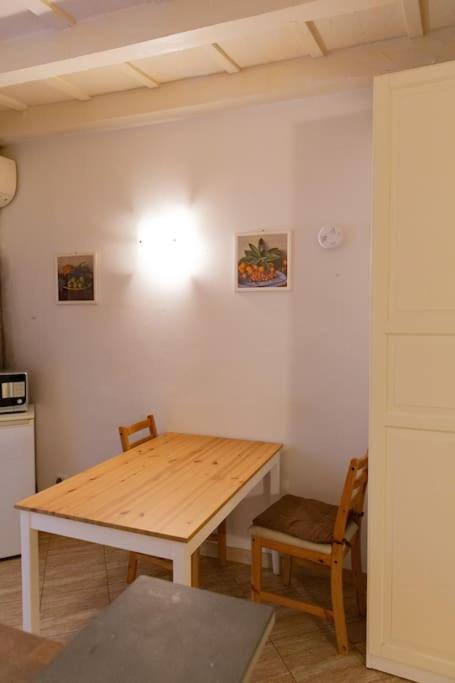 Lovely Portion Of Property Few Steps From Basilica Santa Croce Florença Exterior foto